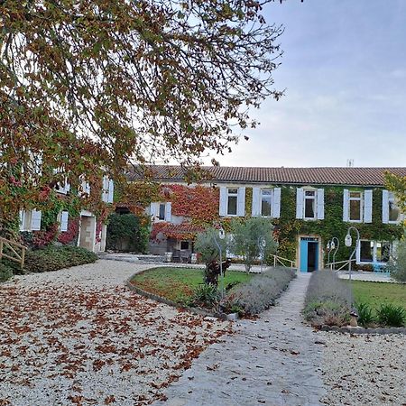 Logis Hotels Domaine Du Chatelard Dirac Esterno foto