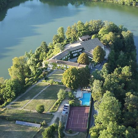 Logis Hotels Domaine Du Chatelard Dirac Esterno foto