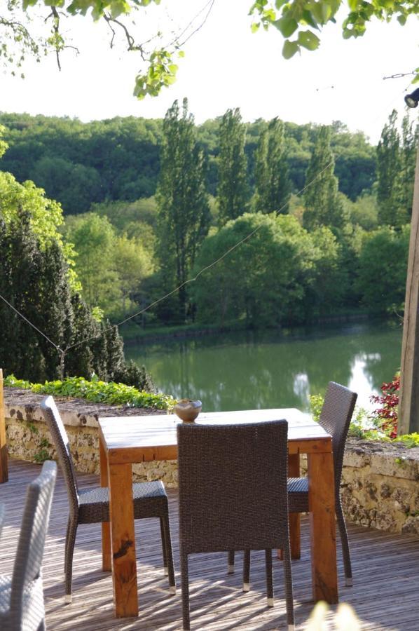 Logis Hotels Domaine Du Chatelard Dirac Esterno foto