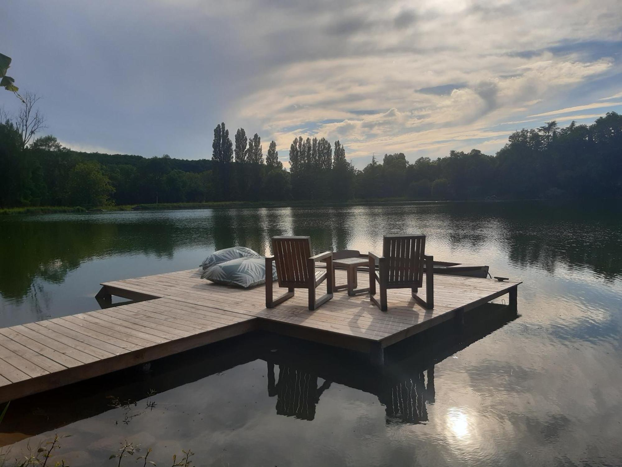 Logis Hotels Domaine Du Chatelard Dirac Esterno foto