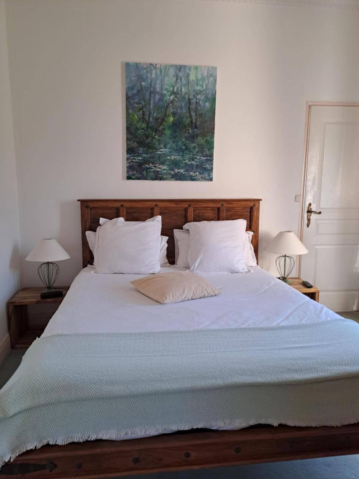 Logis Hotels Domaine Du Chatelard Dirac Esterno foto