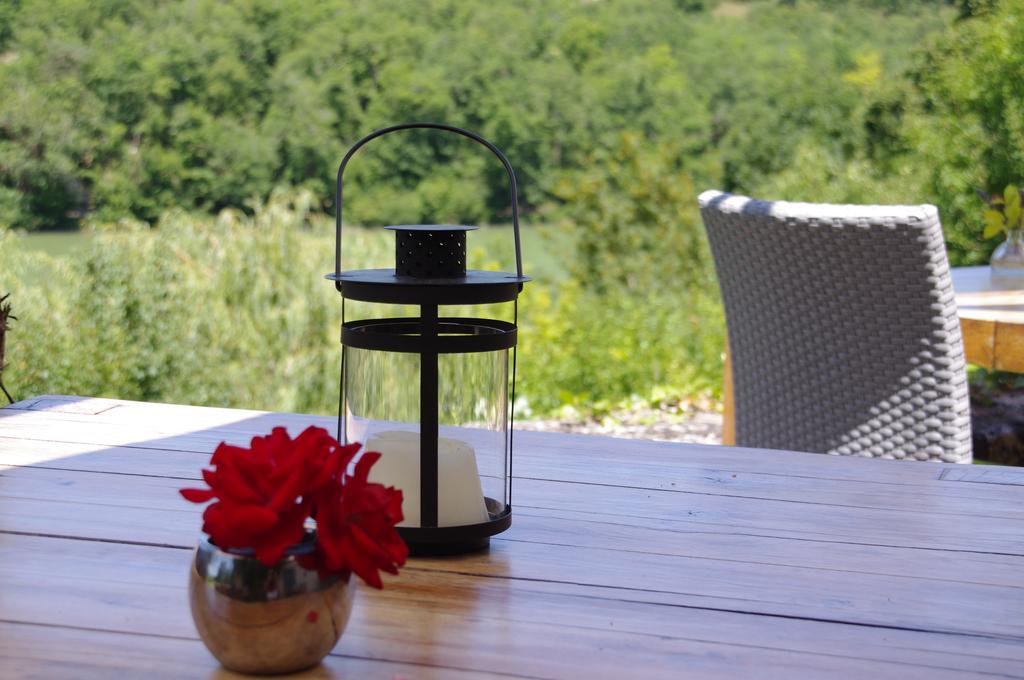 Logis Hotels Domaine Du Chatelard Dirac Esterno foto
