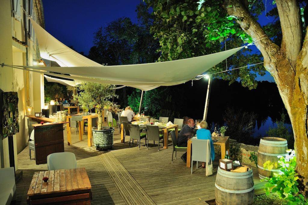 Logis Hotels Domaine Du Chatelard Dirac Esterno foto