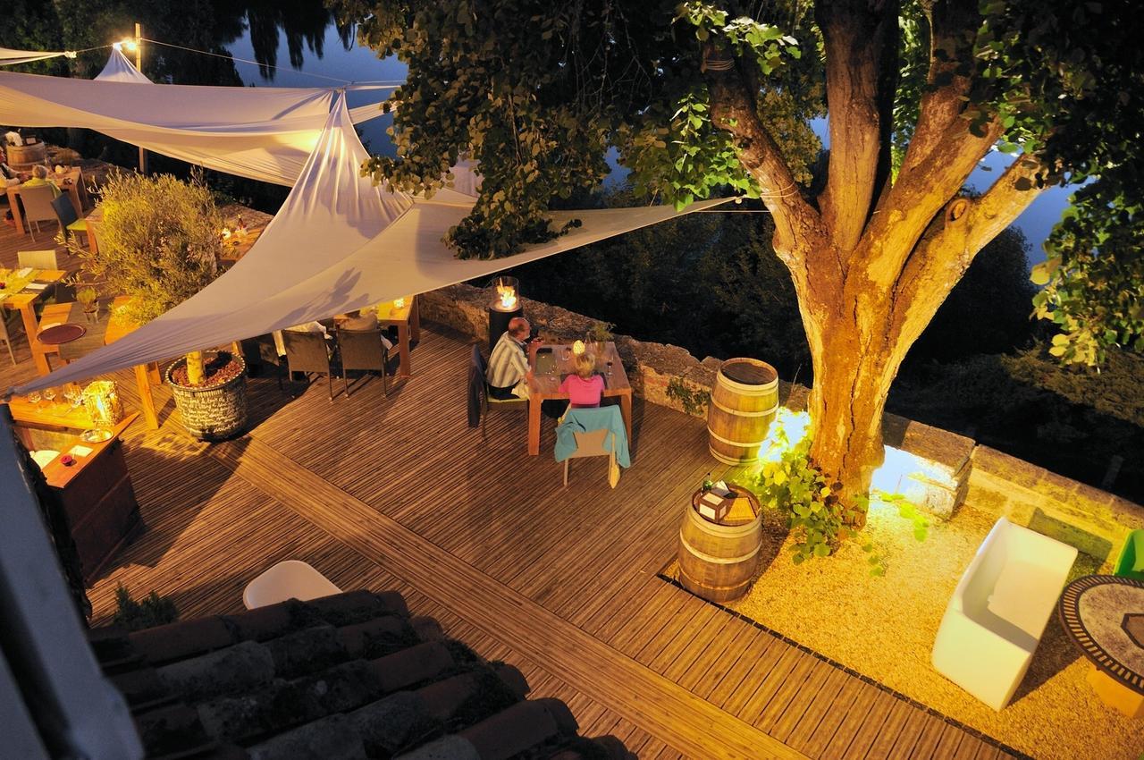 Logis Hotels Domaine Du Chatelard Dirac Esterno foto