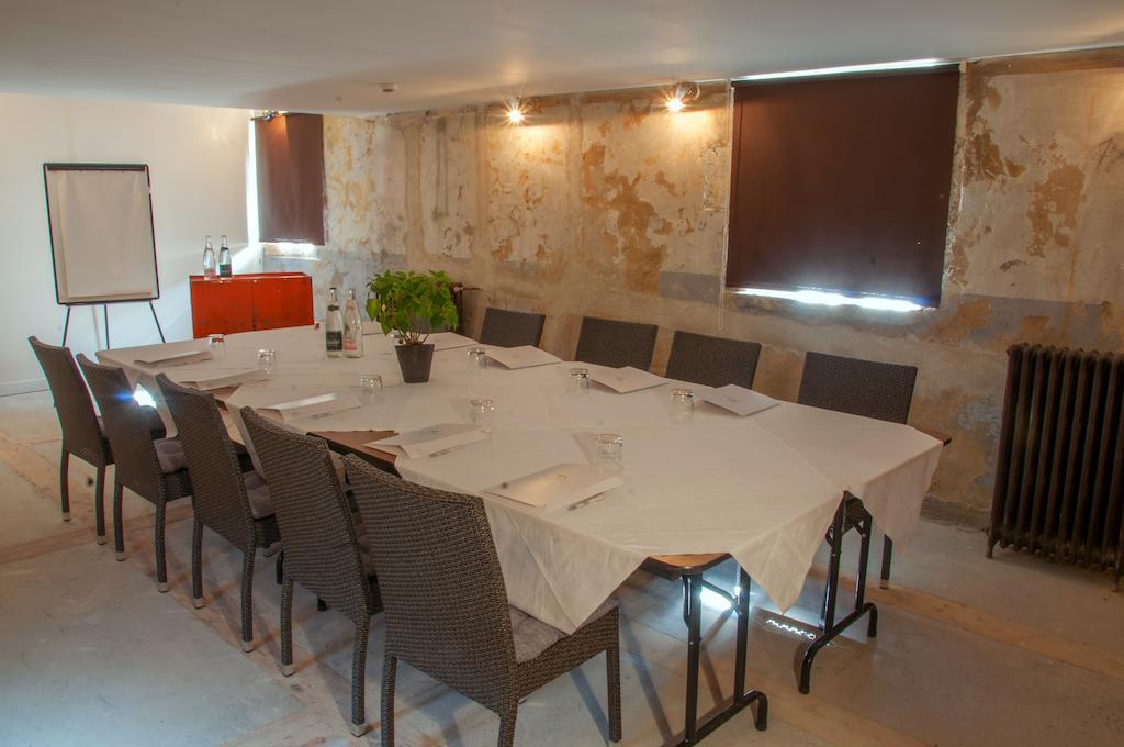 Logis Hotels Domaine Du Chatelard Dirac Esterno foto